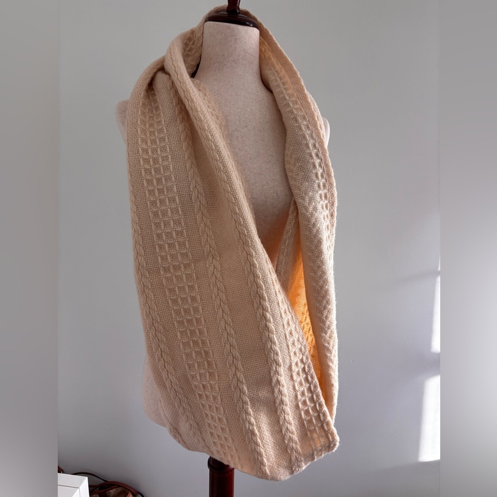 Weave O’ the Irish Aran Style Wool Infinity Scarf Cream - Picture 8 of 8